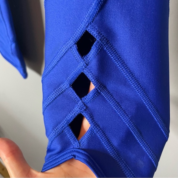 Under Armour Cobalt Blue Athletic cut out compression Leggings size small - Picture 2 of 9